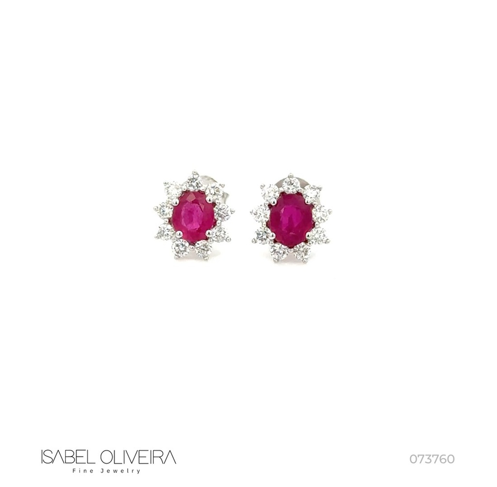Brinco Chuveiro 2 Rubis Ovais 0,94ct 18 Brilhantes 0,39ct 1,35g Ouro Branco 18k - Coleção Red To Wear