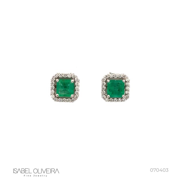 Brinco Classico 2 Esmeraldas Brasileira Octogonal 1,24CT 40 Brilhantes 0,37CT G VS1 3,05G Ouro Branco 18K - Certificado Belmont - Coleçao Brazilian Emerald