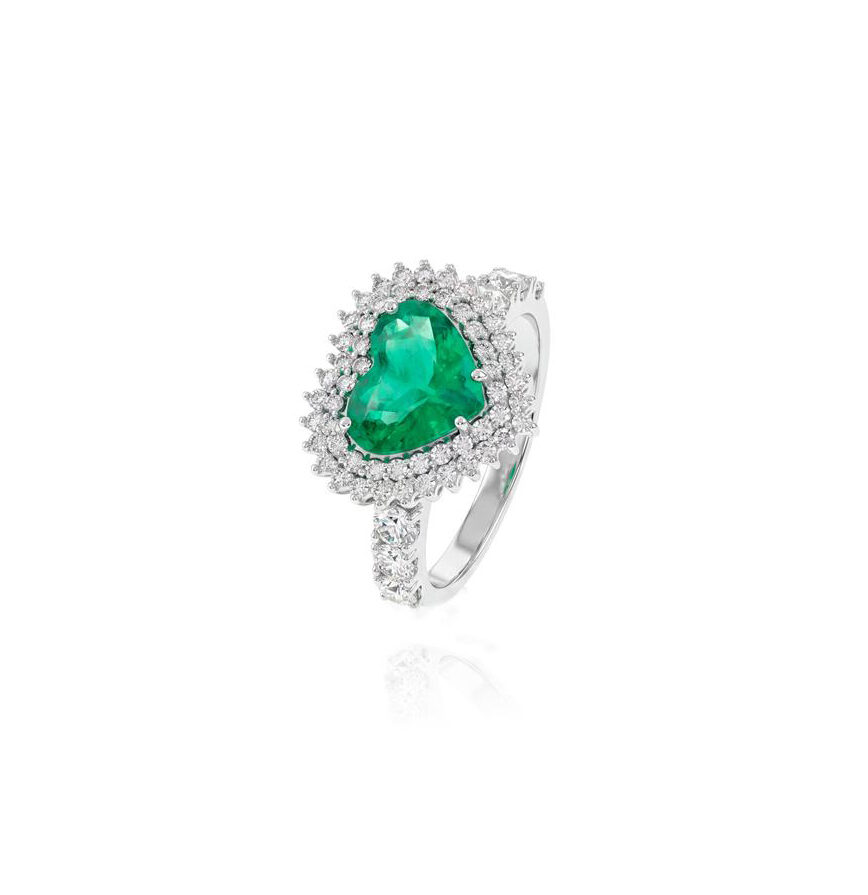 ANEL CLASSICO ESMERALDA BRASILEIRA CORAÇAO 1,69CT 60 BRILHANTES 0,95CT H VS2 5,07G OURO BRANCO 18K - COLEÇAO BRAZILIAN EMERALD