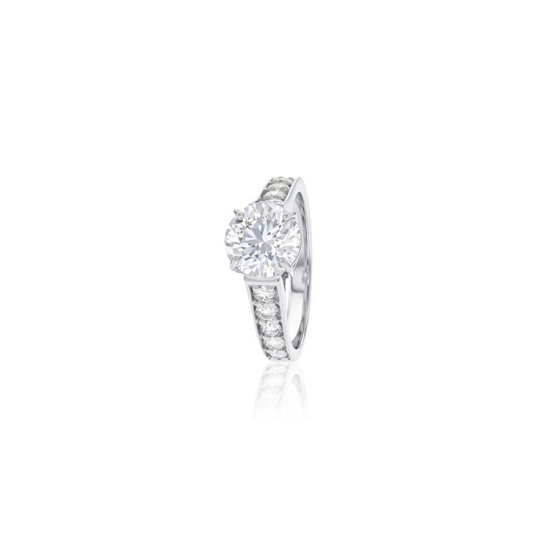 200-ANEL SOLITARIO BRILHANTE REDONDO 2,0CT H VS2 14 BRILHANTES 0,54CT G VS2 3,22G OURO BRANCO 18K - EGL 1701890834 - COLEÇAO ONLY YOU