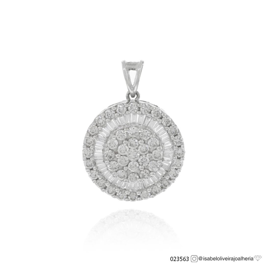 G-Pingente Pizza 16MM 43 Brilhantes 0,60CT Trapezios 0,16CT Cor H VS2 1,70G Ouro Branco 18K